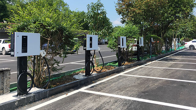 How to find the nearest charging station?